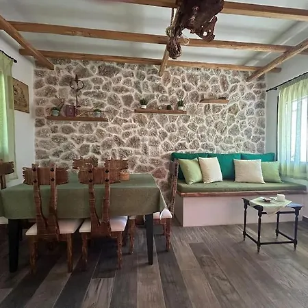 Diporto - The House By The Sea