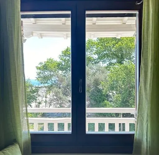 Diporto - The House By The Sea